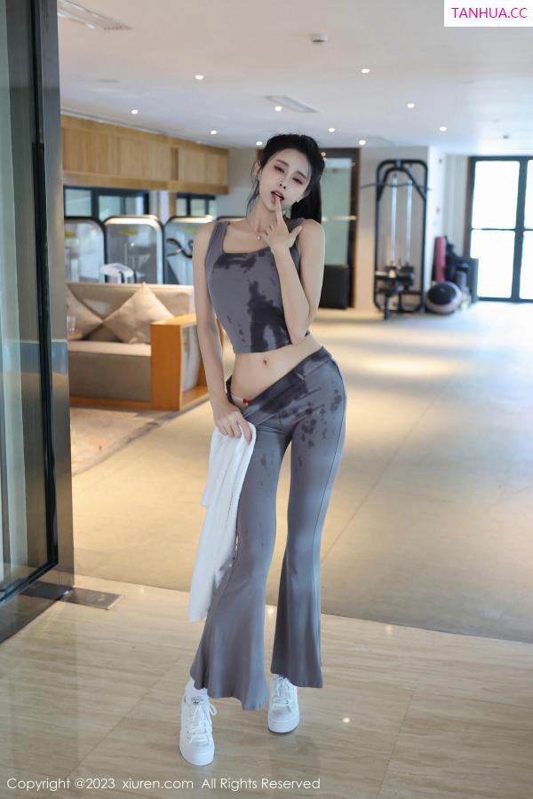   [XiuRen]高清写真图 2023.10.16 No.7512 草莓mm 运动美腿第17张图片